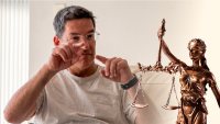 Abogado mexiquense lucha por derechos de personas sordas en el sistema judicial